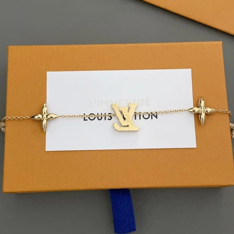 Louis Vuitton Necklaces Sporty 251483