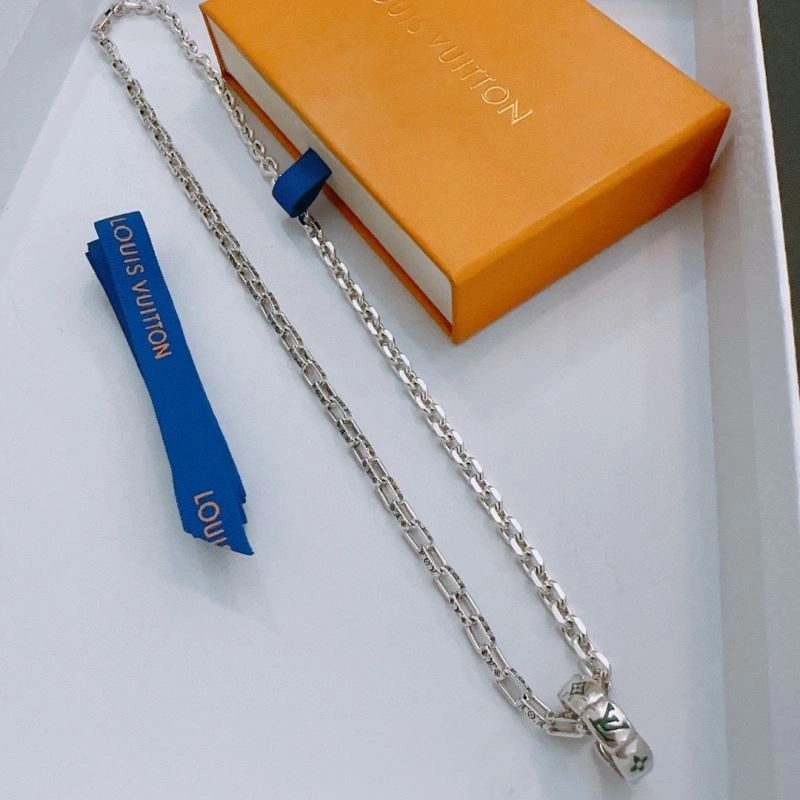 Fashionable Louis Vuitton Necklaces 251495