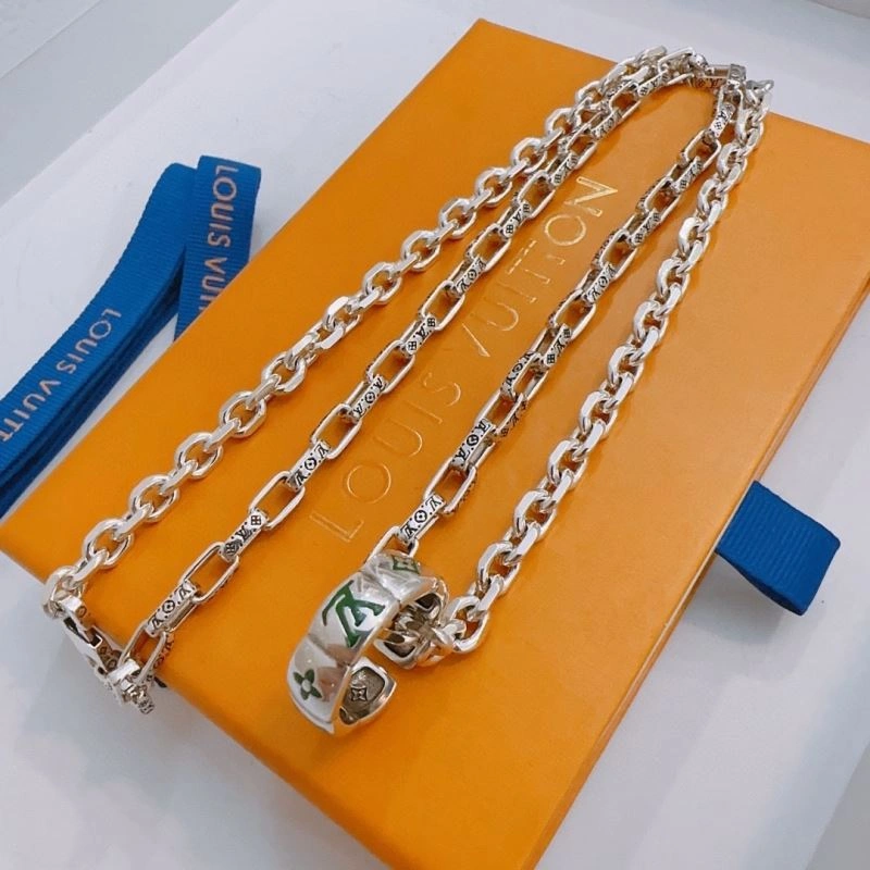 Fashionable Louis Vuitton Necklaces 251495