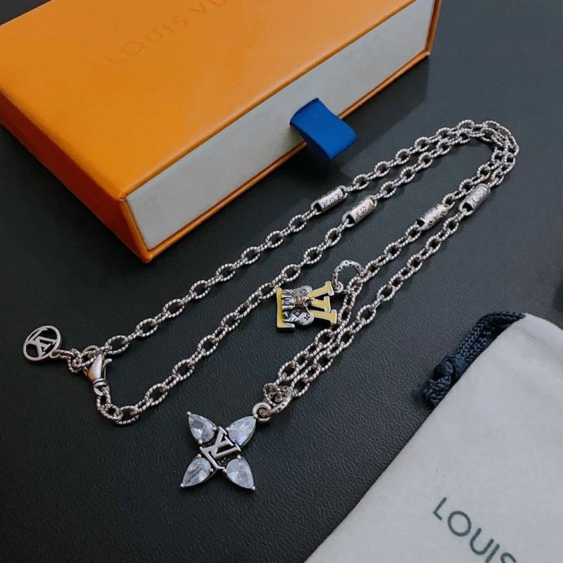 Functional Louis Vuitton Necklaces 251494