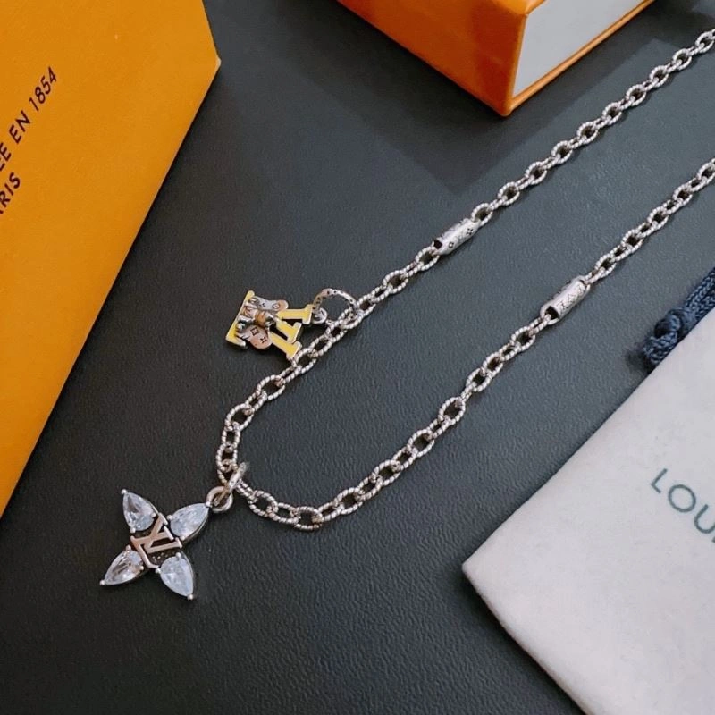 Functional Louis Vuitton Necklaces 251494