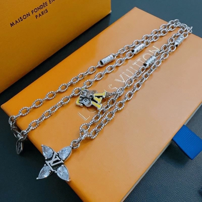 Functional Louis Vuitton Necklaces 251494
