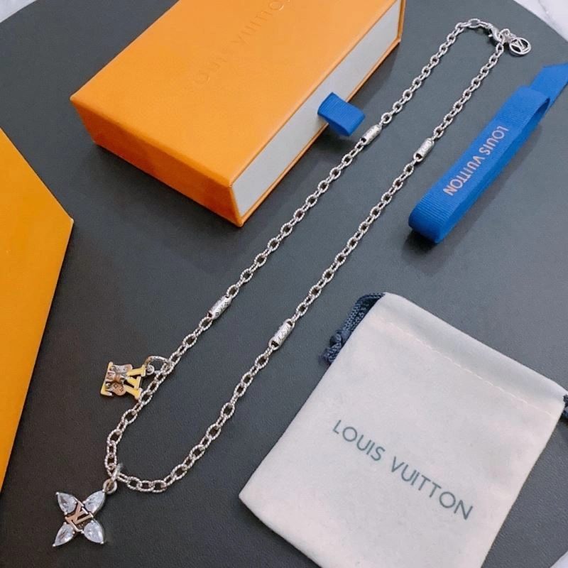Functional Louis Vuitton Necklaces 251494