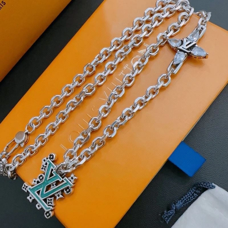 Louis Vuitton Necklaces Practical 251475