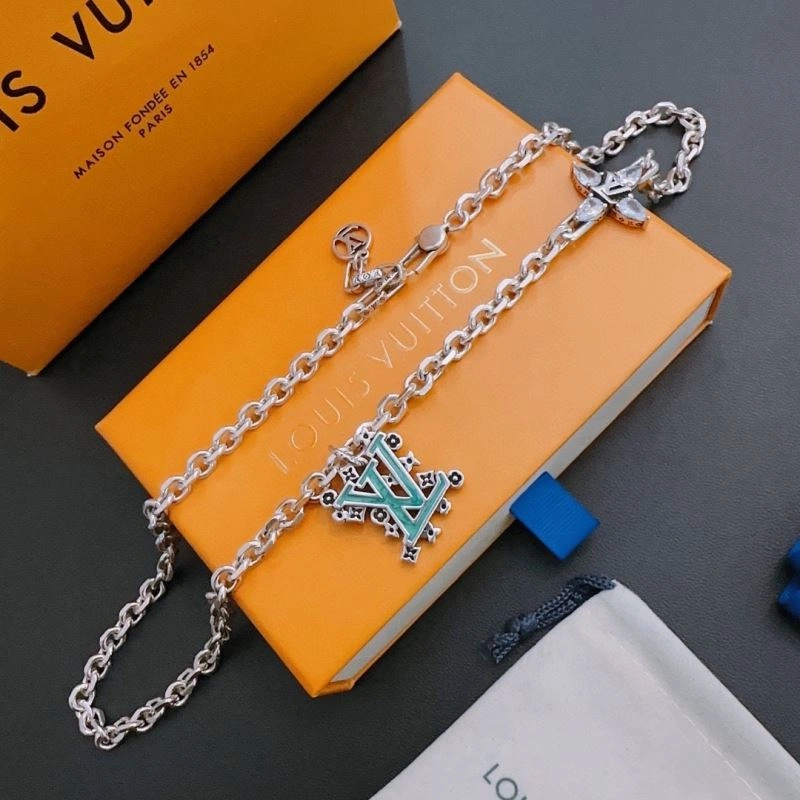 Louis Vuitton Necklaces Practical 251475