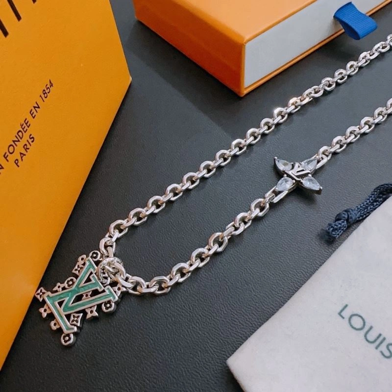 Louis Vuitton Necklaces Practical 251475