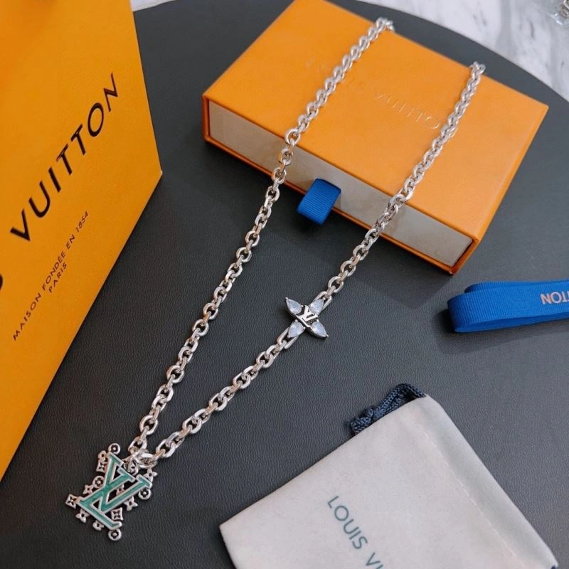 Louis Vuitton Necklaces Practical 251475