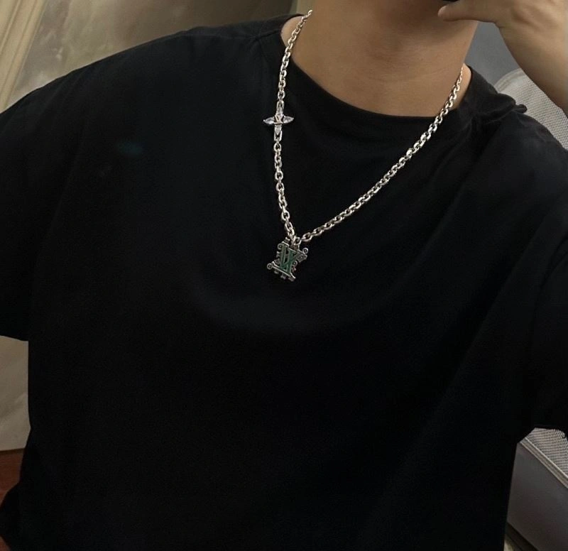 Louis Vuitton Necklaces Practical 251475