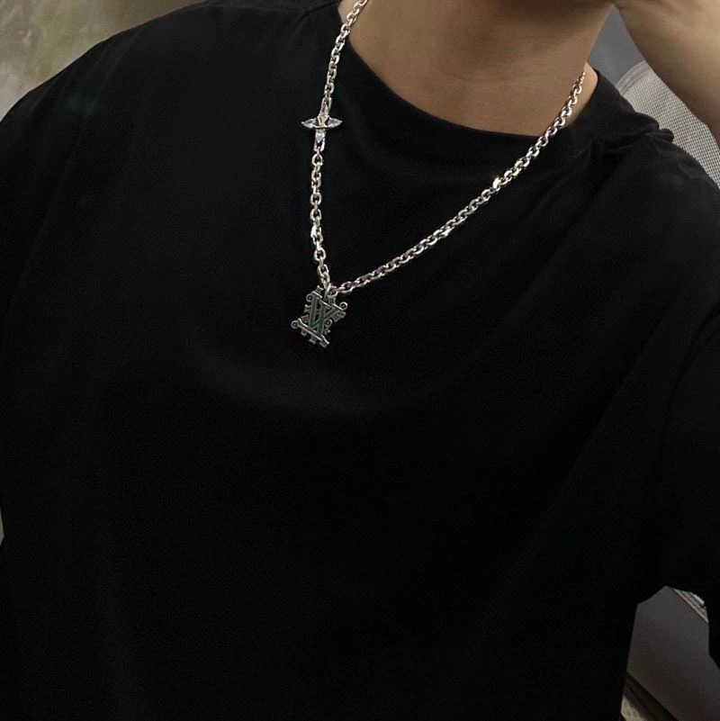 Louis Vuitton Necklaces Practical 251475