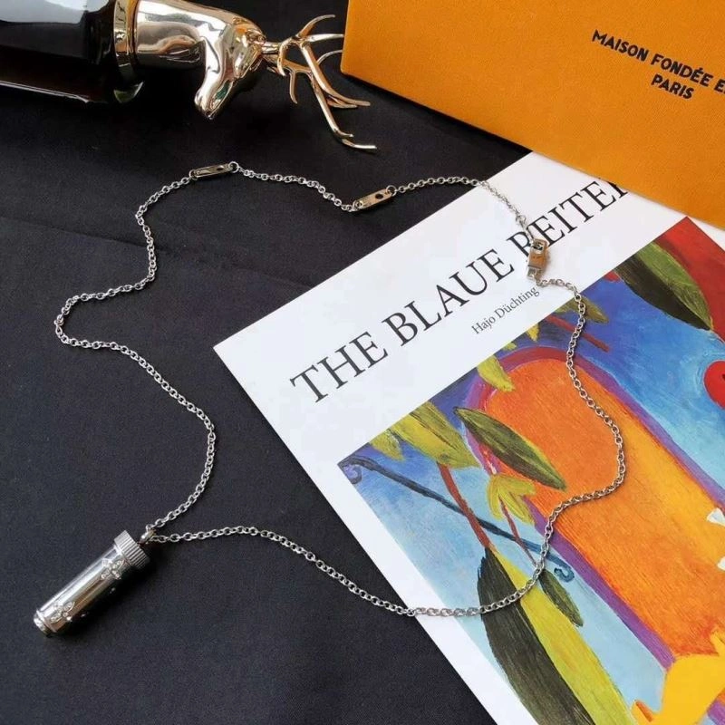 Louis Vuitton Necklaces DailyWear 251065