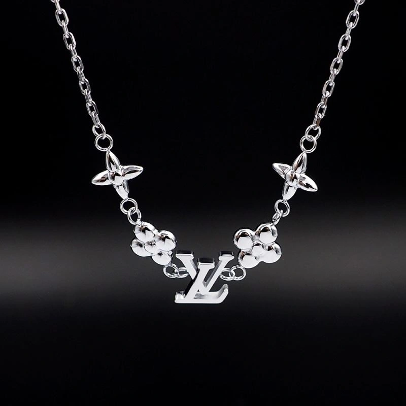 Louis Vuitton Necklaces UrbanChic 251061
