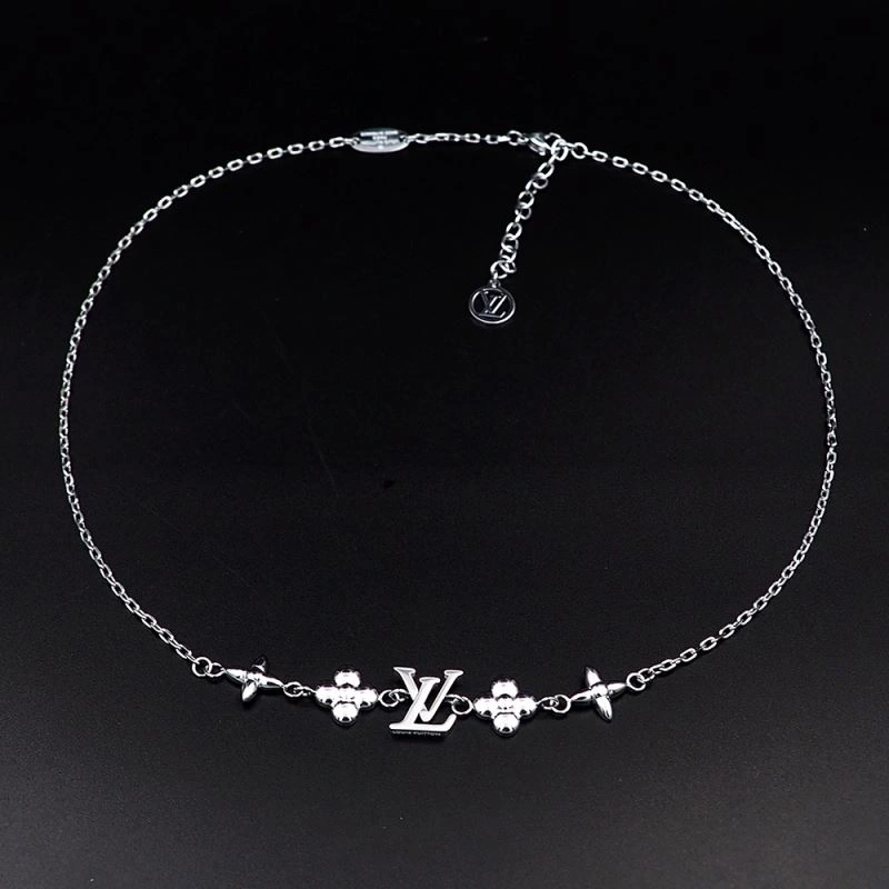 Louis Vuitton Necklaces UrbanChic 251061