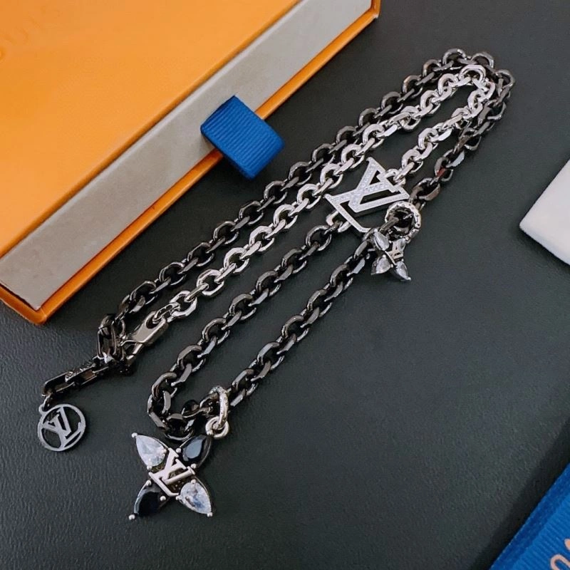 Louis Vuitton Necklaces Trendy 251036