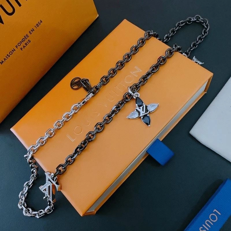 Louis Vuitton Necklaces Trendy 251036