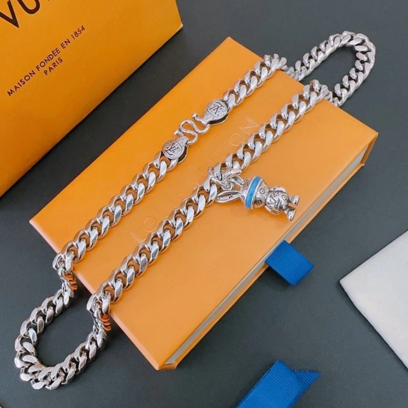 FashionForward Louis Vuitton Necklaces 251035