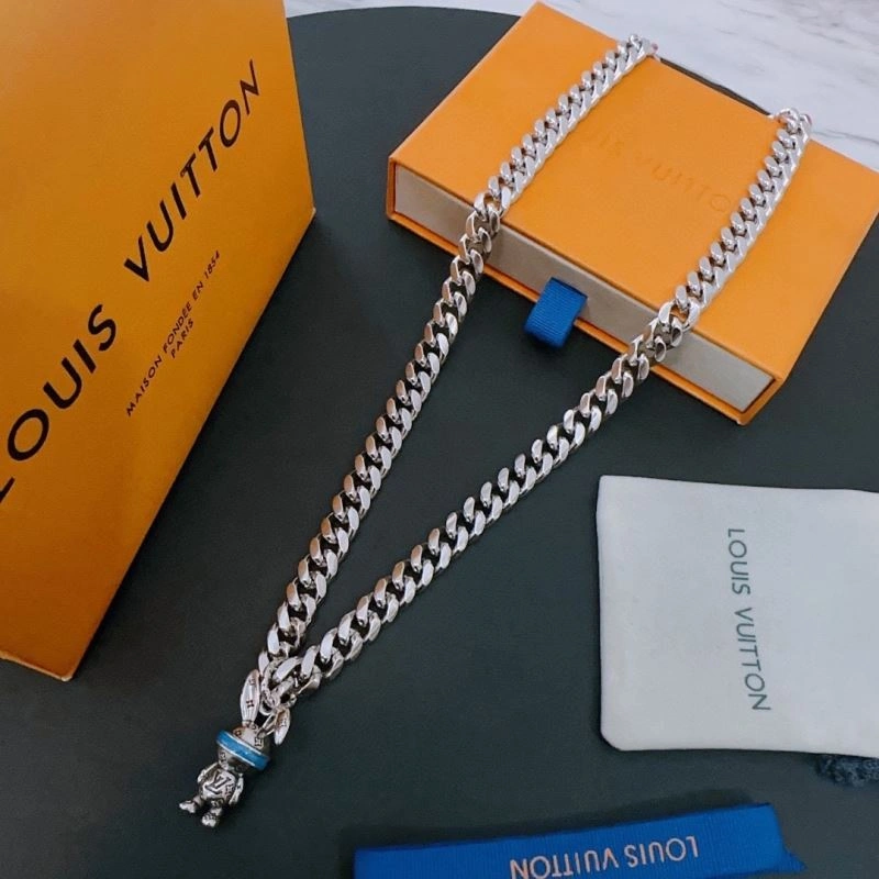 FashionForward Louis Vuitton Necklaces 251035
