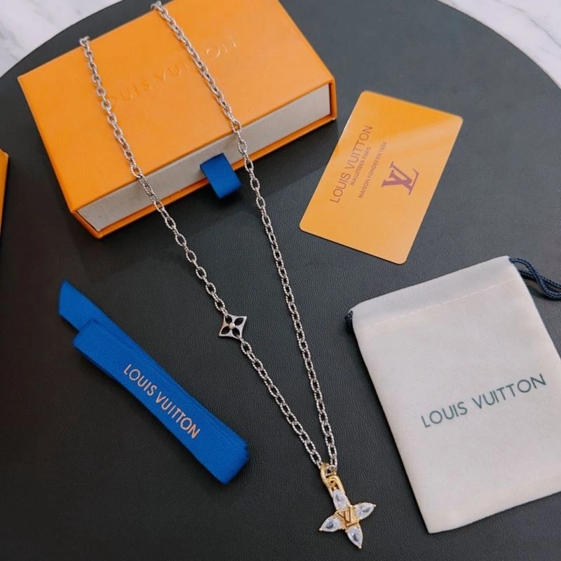 Louis Vuitton Necklaces Sporty 251039