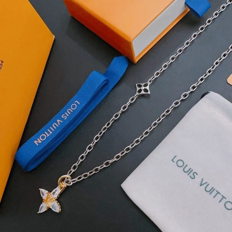 Louis Vuitton Necklaces Sporty 251039