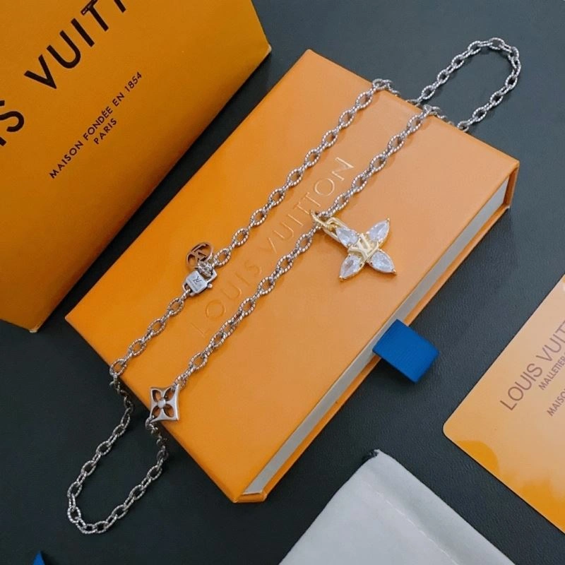 Louis Vuitton Necklaces Sporty 251039