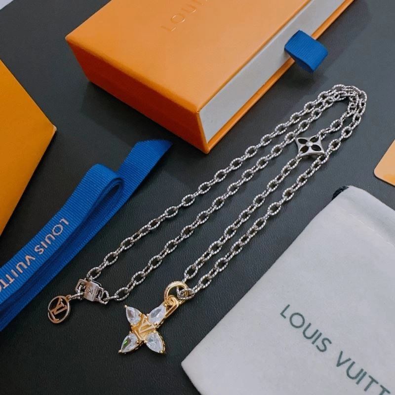 Louis Vuitton Necklaces Sporty 251039