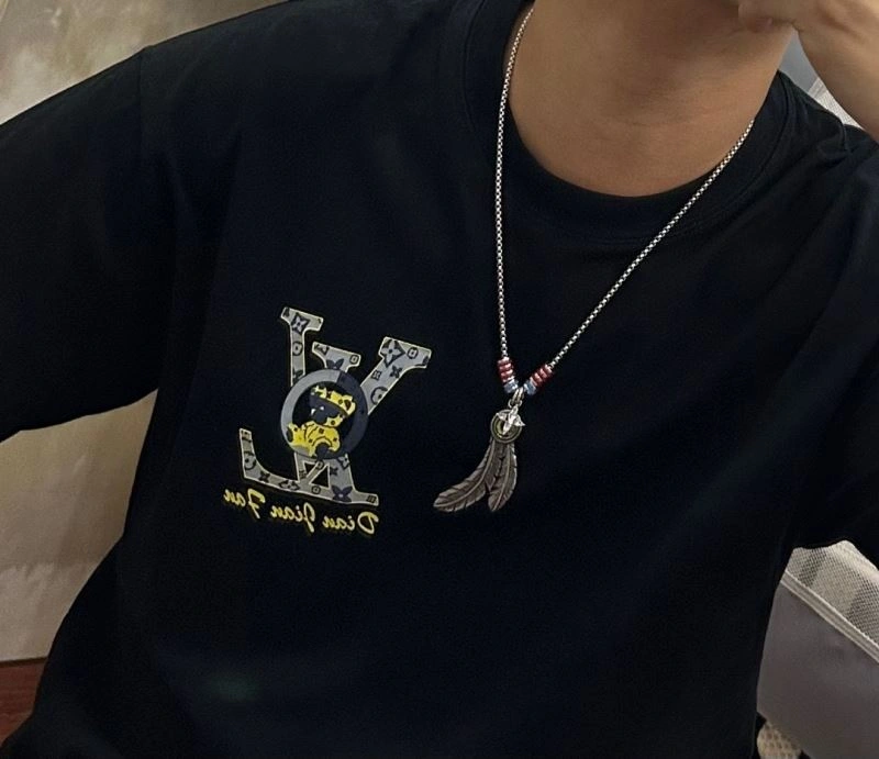 Louis Vuitton Necklaces Durable 251049