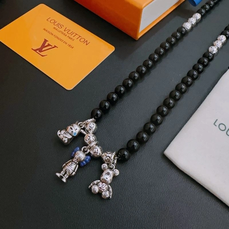 ComfortFit Louis Vuitton Necklaces 251046