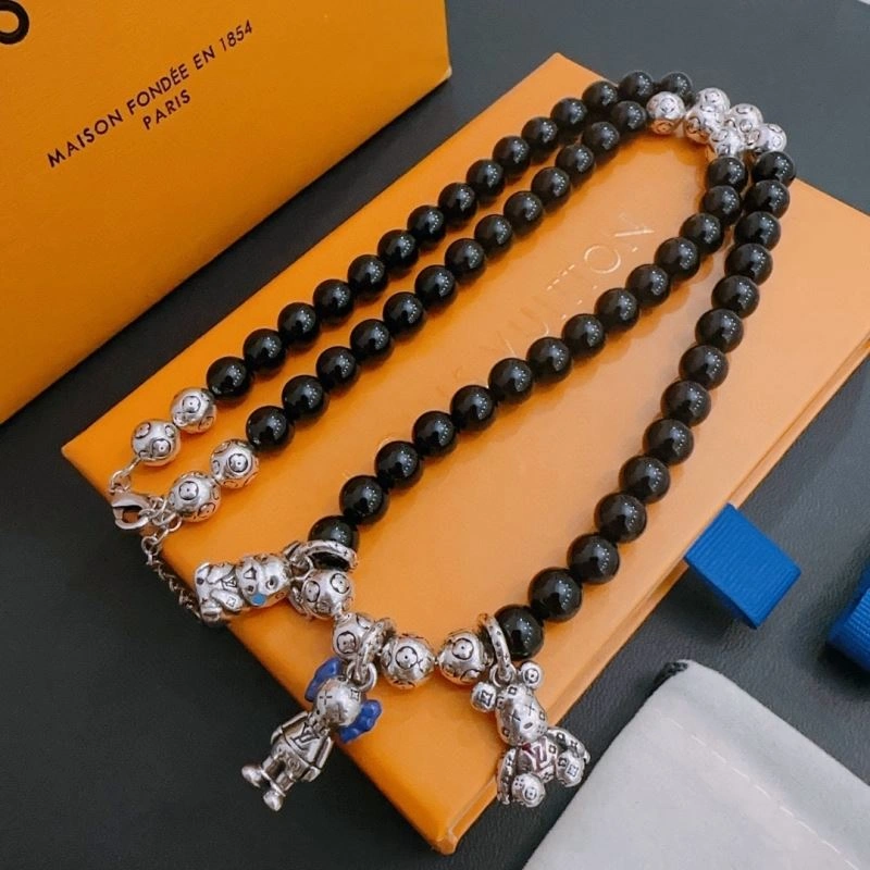 ComfortFit Louis Vuitton Necklaces 251046