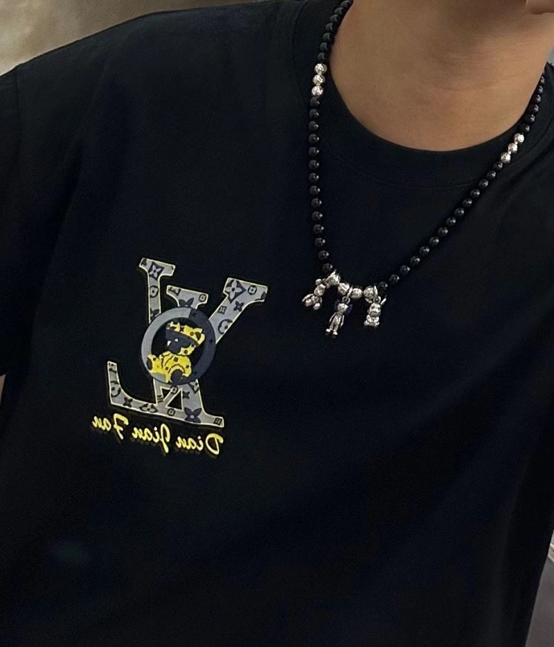 ComfortFit Louis Vuitton Necklaces 251046
