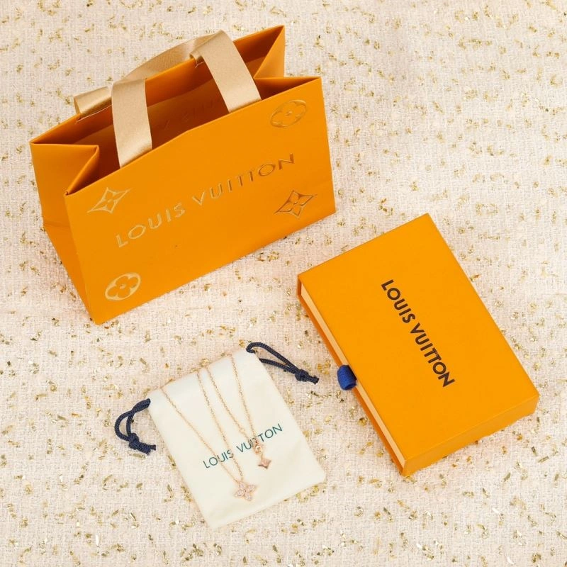 Packable Louis Vuitton Necklaces 251044