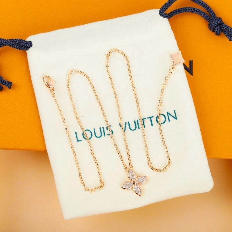 Packable Louis Vuitton Necklaces 251044
