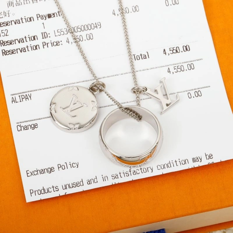 EyeCatching Louis Vuitton Necklaces 251057