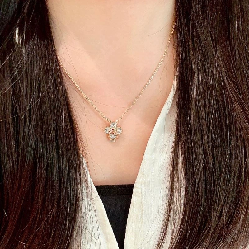 Casual Louis Vuitton Necklaces 251052