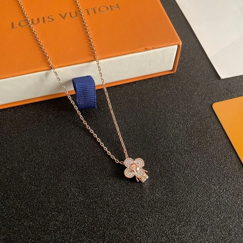 Casual Louis Vuitton Necklaces 251052