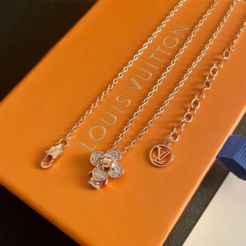Casual Louis Vuitton Necklaces 251052