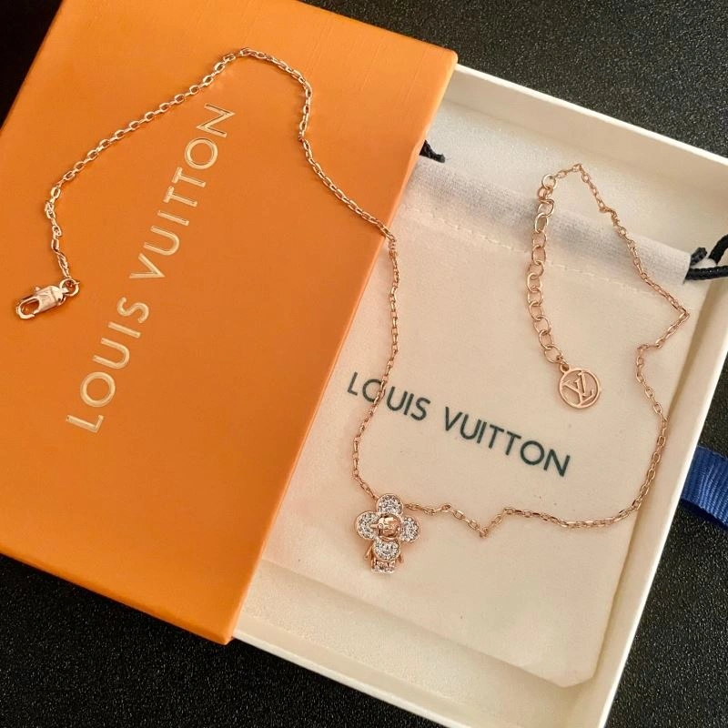 Casual Louis Vuitton Necklaces 251052