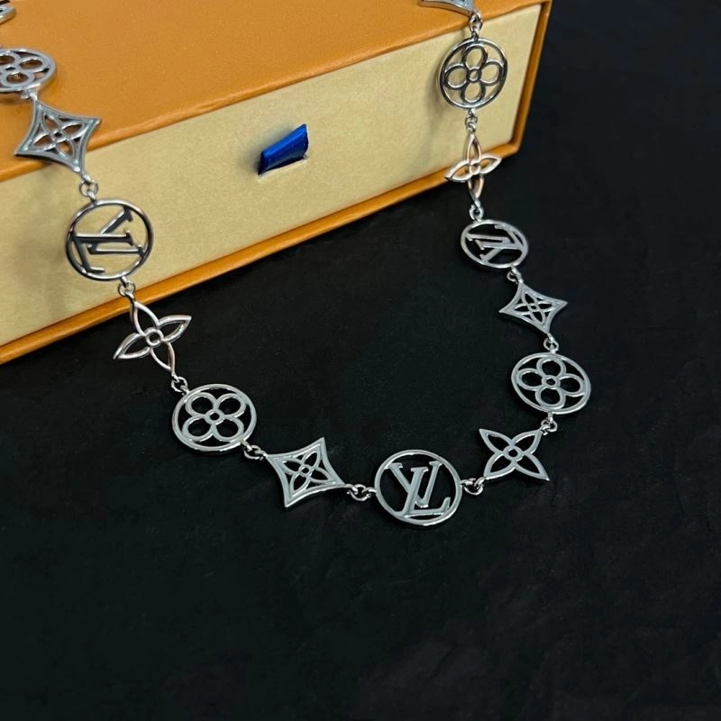 Louis Vuitton Necklaces WrinkleFree 251037