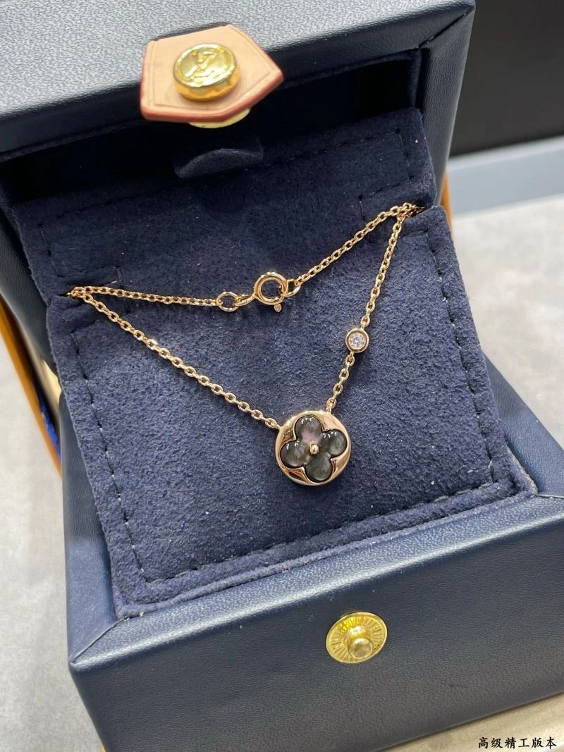 Louis Vuitton Necklaces Vibrant 251054