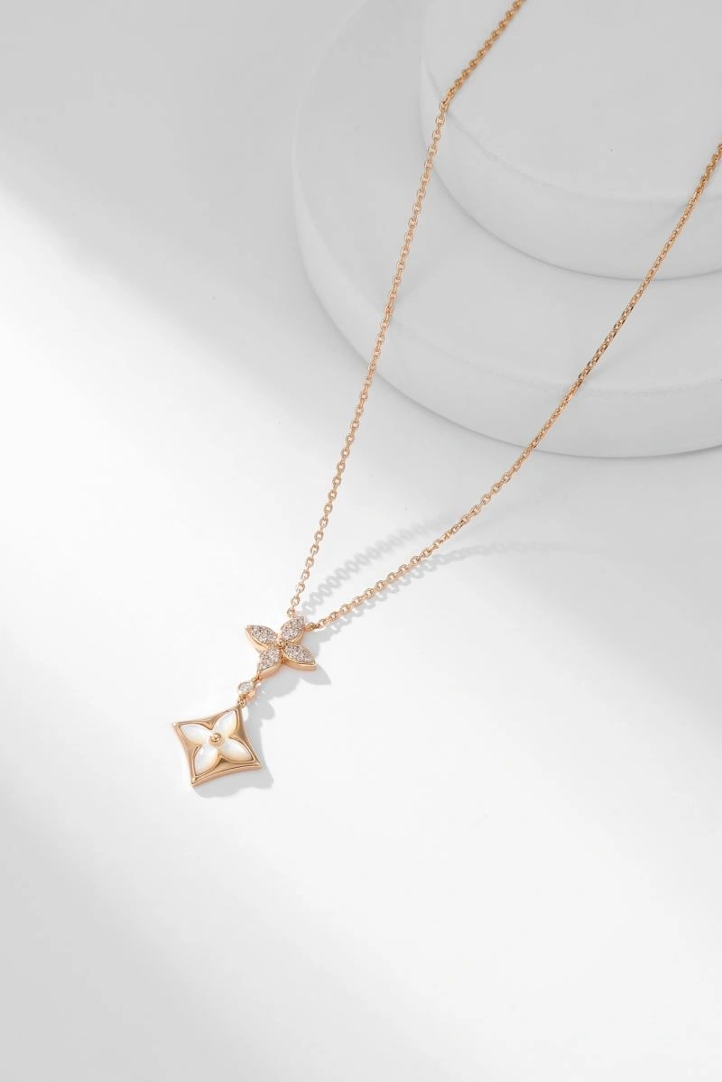 Louis Vuitton Necklaces Trendsetting 251026