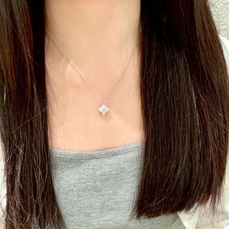 StreetReady Louis Vuitton Necklaces 251025