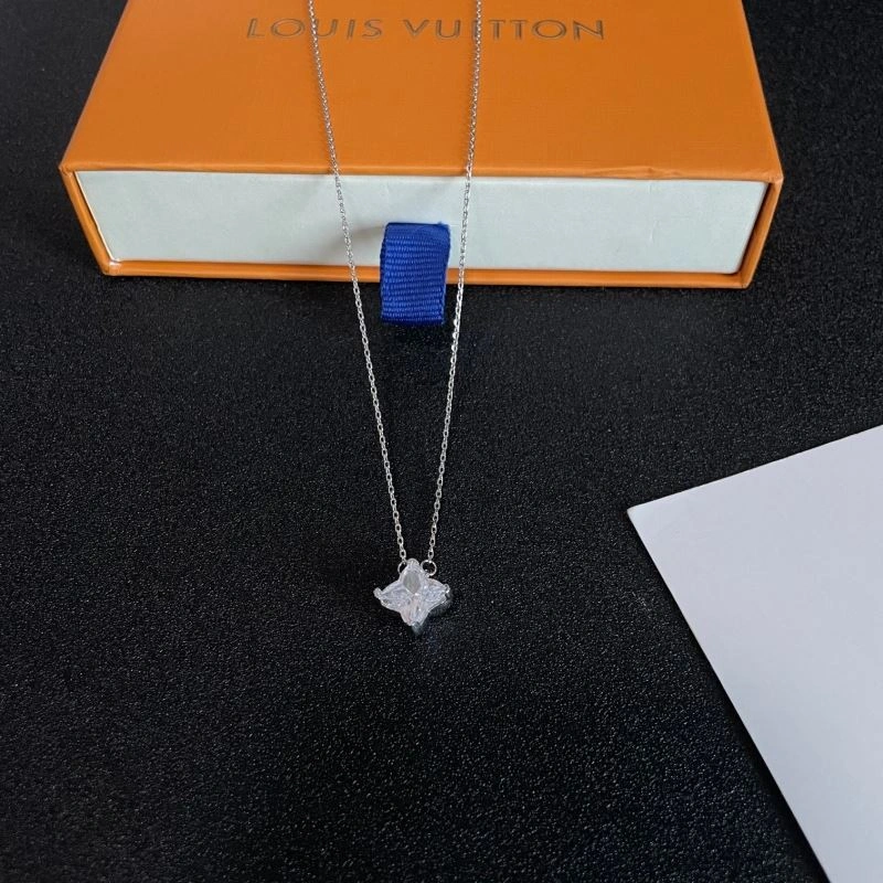 StreetReady Louis Vuitton Necklaces 251025
