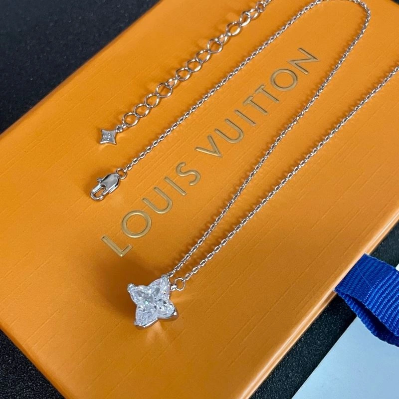 StreetReady Louis Vuitton Necklaces 251025