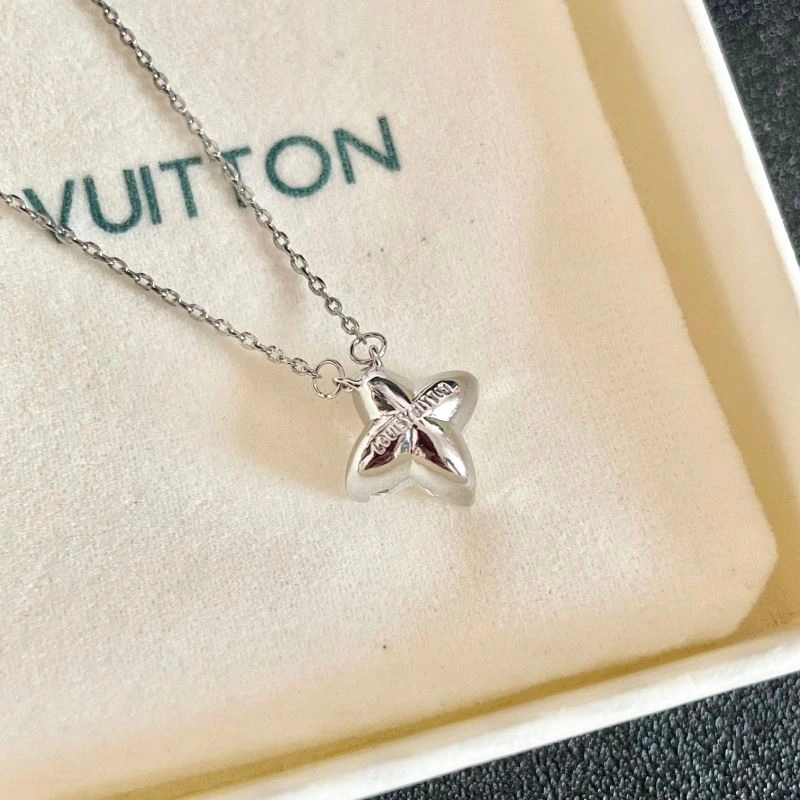 StreetReady Louis Vuitton Necklaces 251025