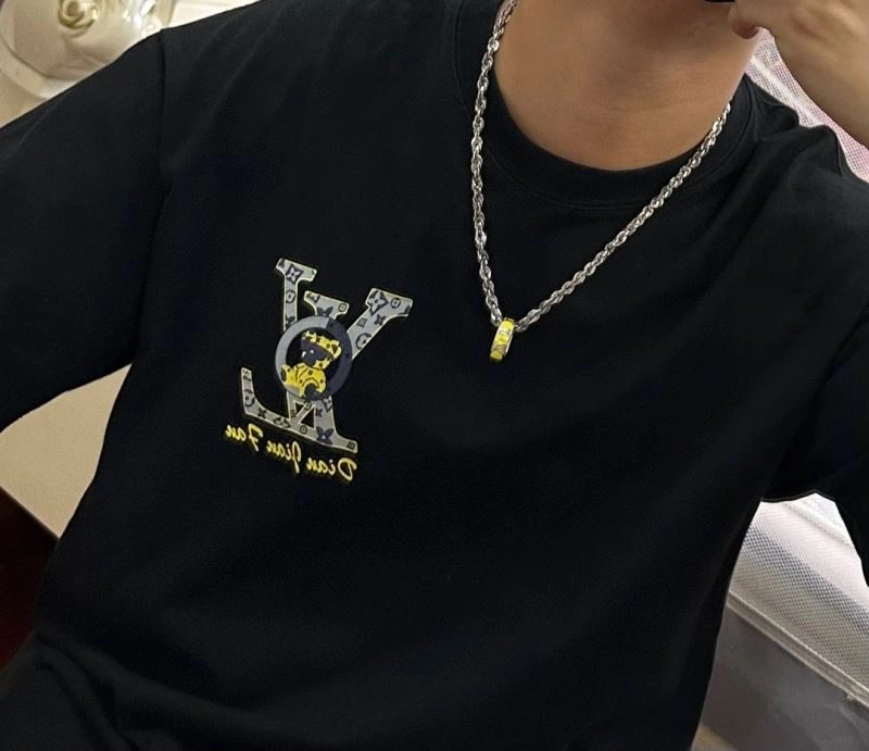 Louis Vuitton Necklaces Stretchable 251023