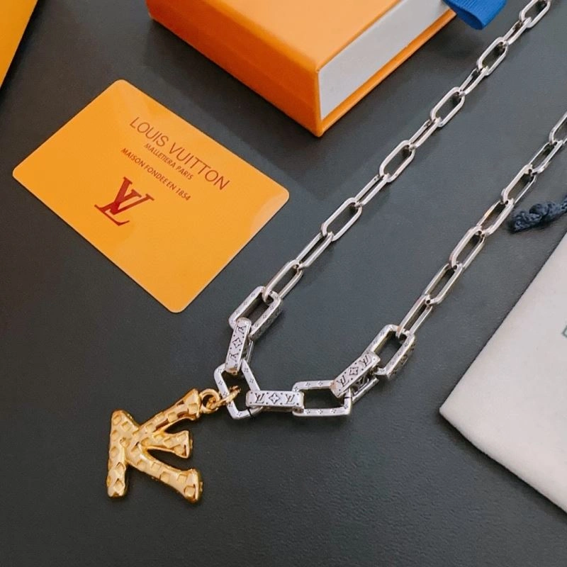 Resilient Louis Vuitton Necklaces 251021