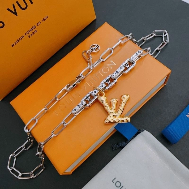 Resilient Louis Vuitton Necklaces 251021