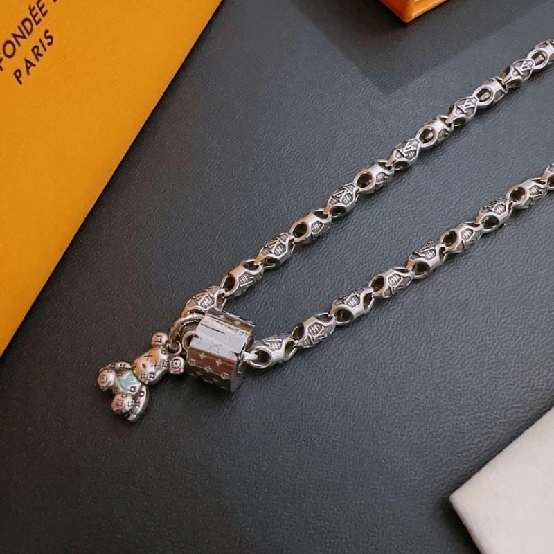 Functional Louis Vuitton Necklaces 251020
