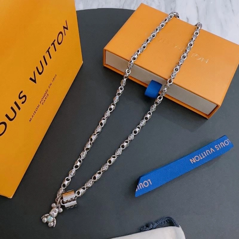 Functional Louis Vuitton Necklaces 251020
