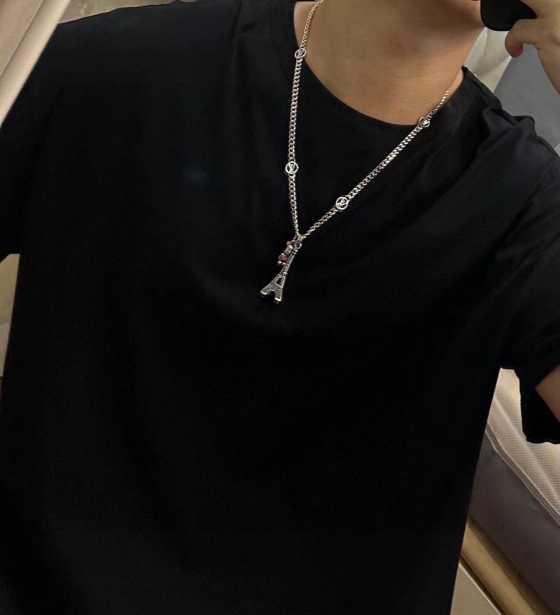 Louis Vuitton Necklaces Durable 251022
