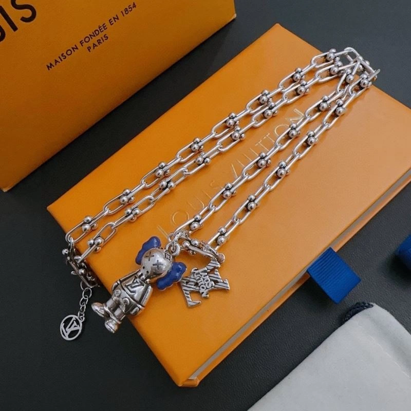 Attractive Louis Vuitton Necklaces 251018