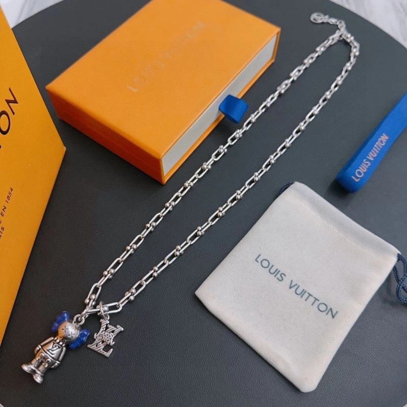 Attractive Louis Vuitton Necklaces 251018